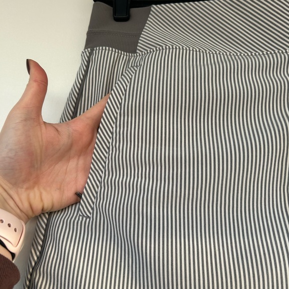 Like-New Athleta Brooklyn Stripped Skirt Size 16 - Picture 5 of 7